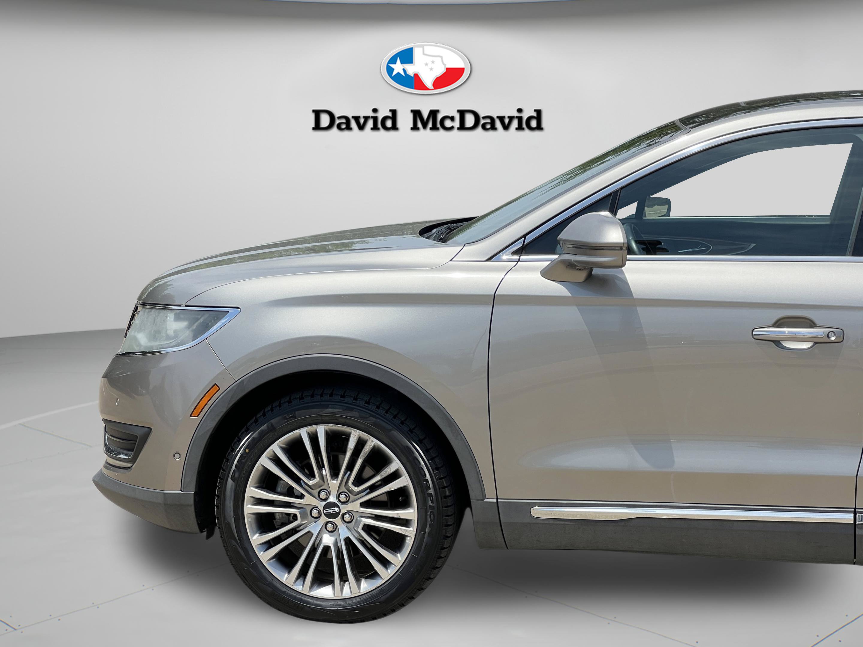 Used 2016 Lincoln MKX Reserve w/ Technology Package AWD/4WD image 30