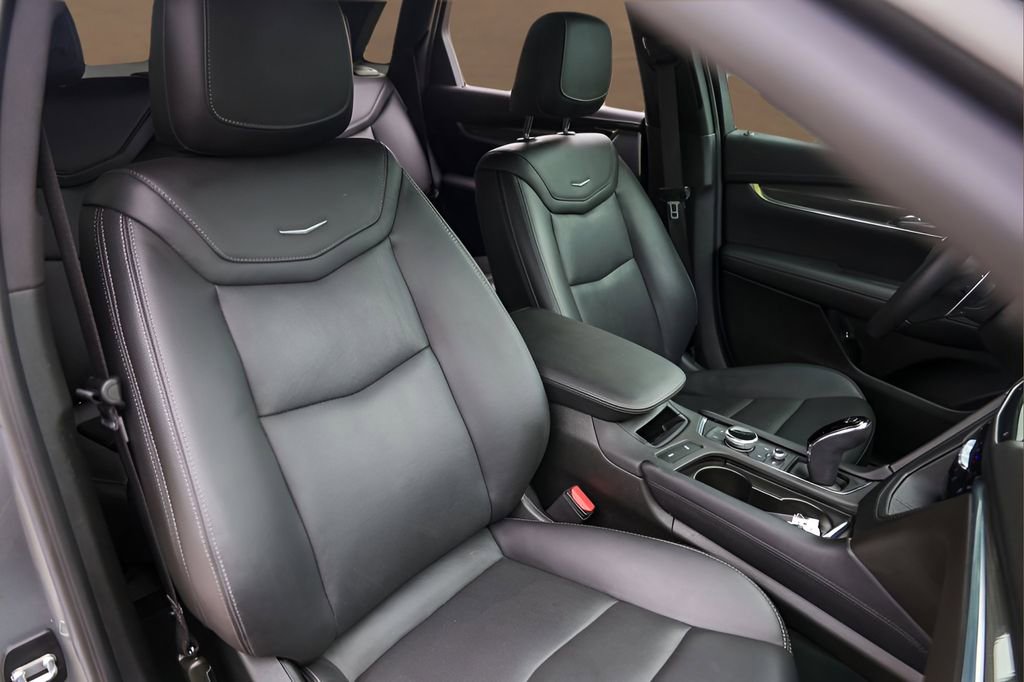 Certified 2023 Cadillac XT5 Sportv w/ Technology Package image 32