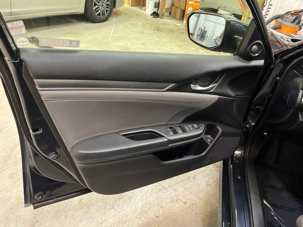Used 2018 Honda Civic Touring image 11