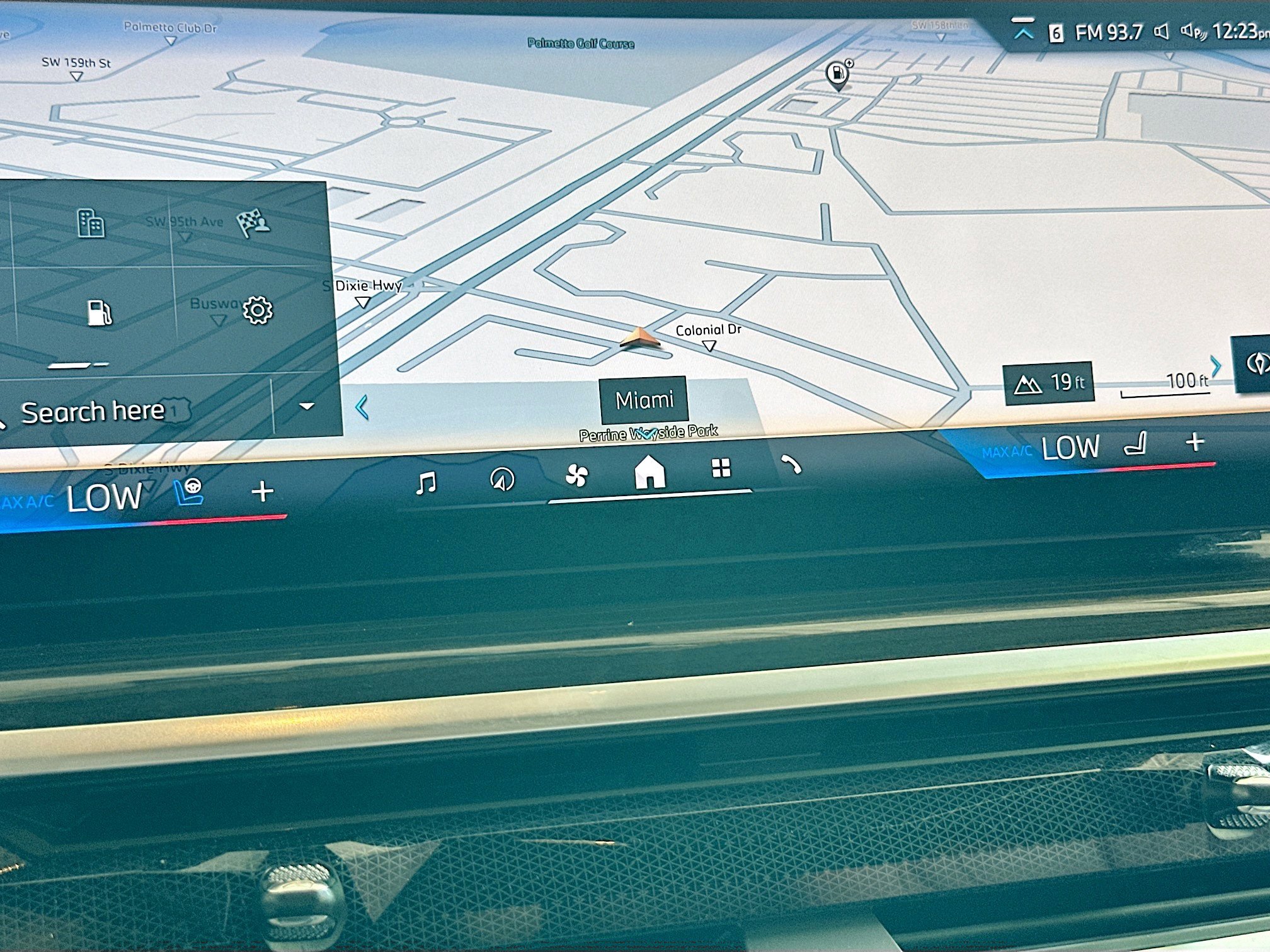 Certified 2024 BMW X7 xDrive40i w/ Executive Package image 13