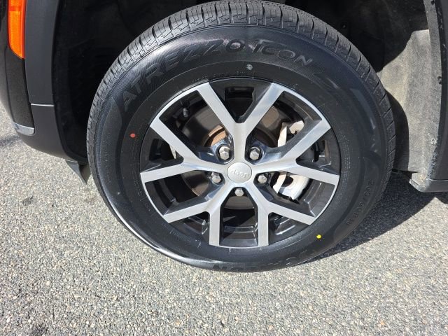 Used 2023 Jeep Grand Cherokee L Limited image 11