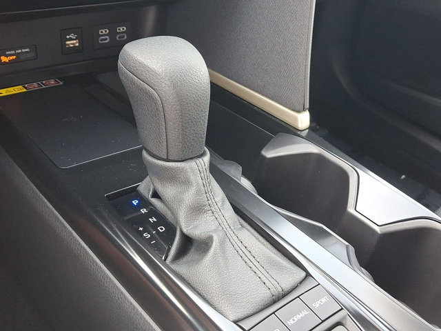 Used 2025 Toyota Camry LE AWD/4WD image 12