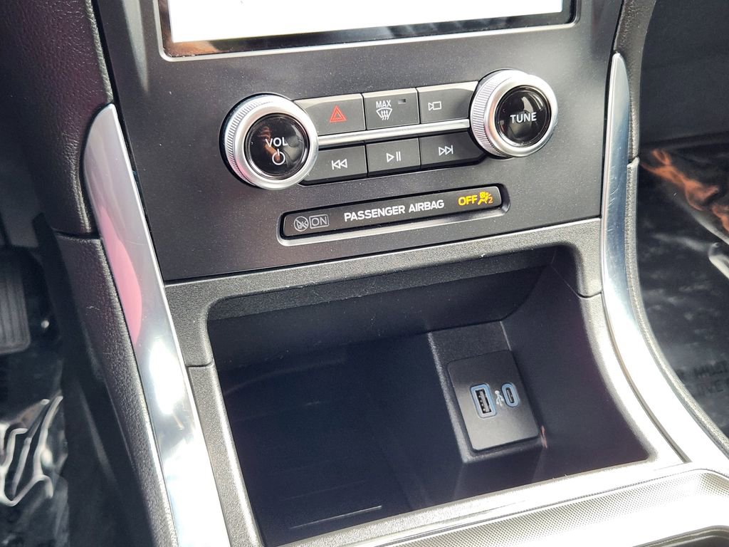 Used 2024 Ford Edge Titanium image 24