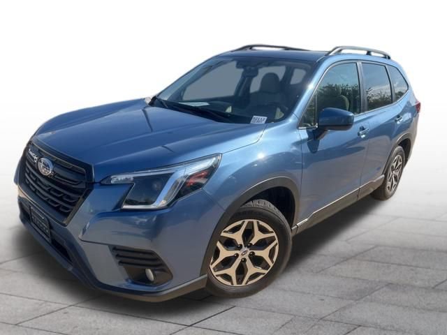 Used 2023 Subaru Forester Premium image 3