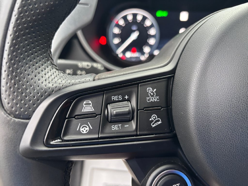 Used 2024 Alfa Romeo Stelvio Veloce AWD/4WD image 15