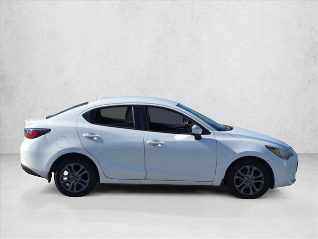 Used 2019 Toyota Yaris LE FWD image 4