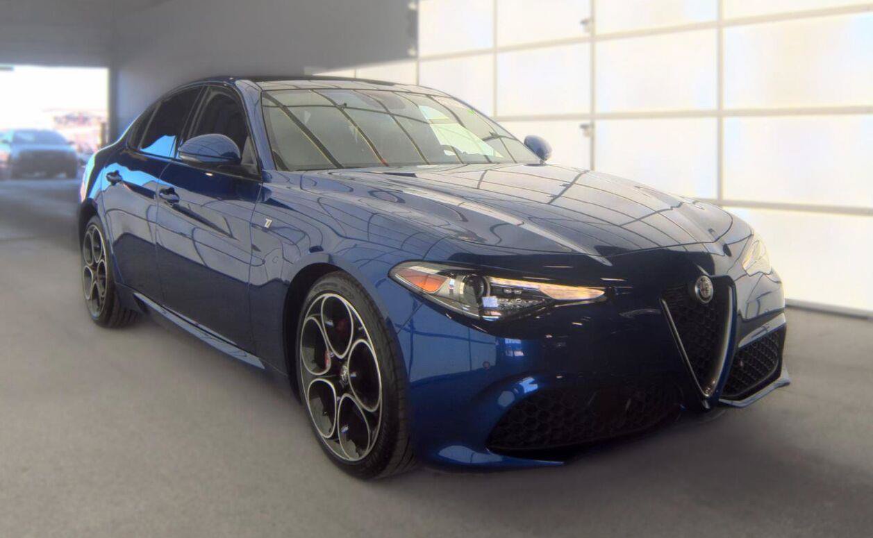 Used 2023 Alfa Romeo Giulia Ti w/ Active Assist Plus Package RWD image 19