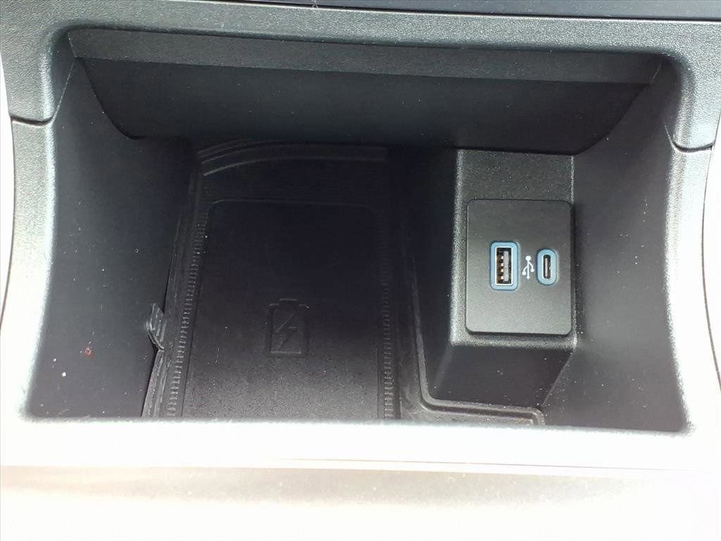 Used 2024 Ford Edge SEL w/ Convenience Package image 16