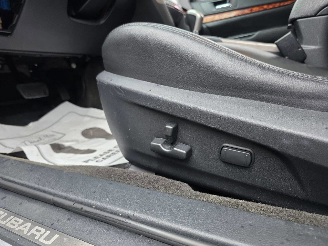 Used 2012 Subaru Outback 3.6R Limited image 28