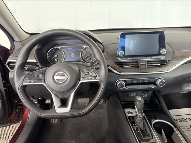 Certified 2024 Nissan Altima 2.5 SV FWD image 3