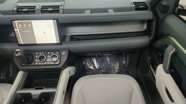 Used 2025 Land Rover Defender 110 X image 36