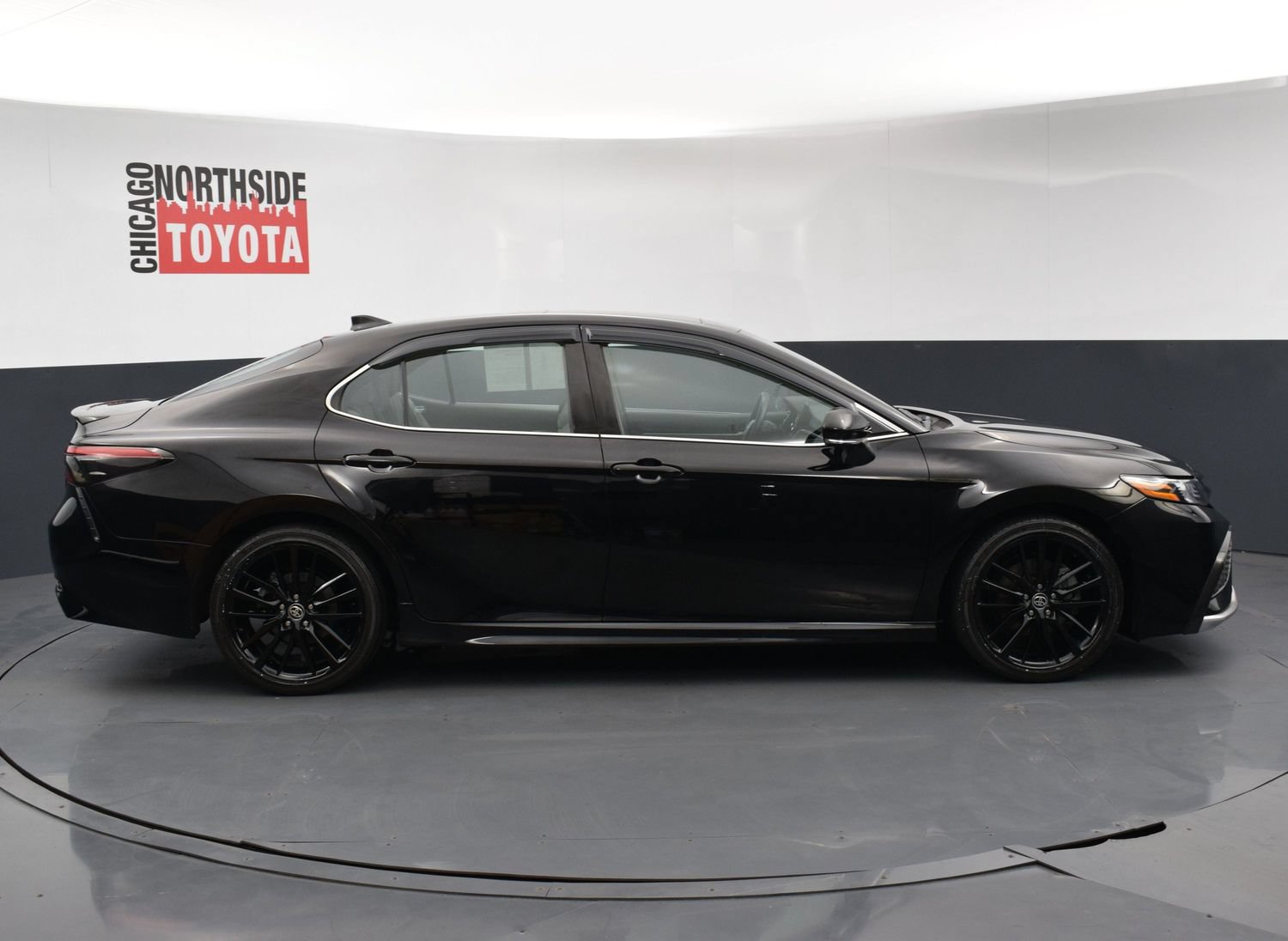 Used 2022 Toyota Camry XSE FWD image 5