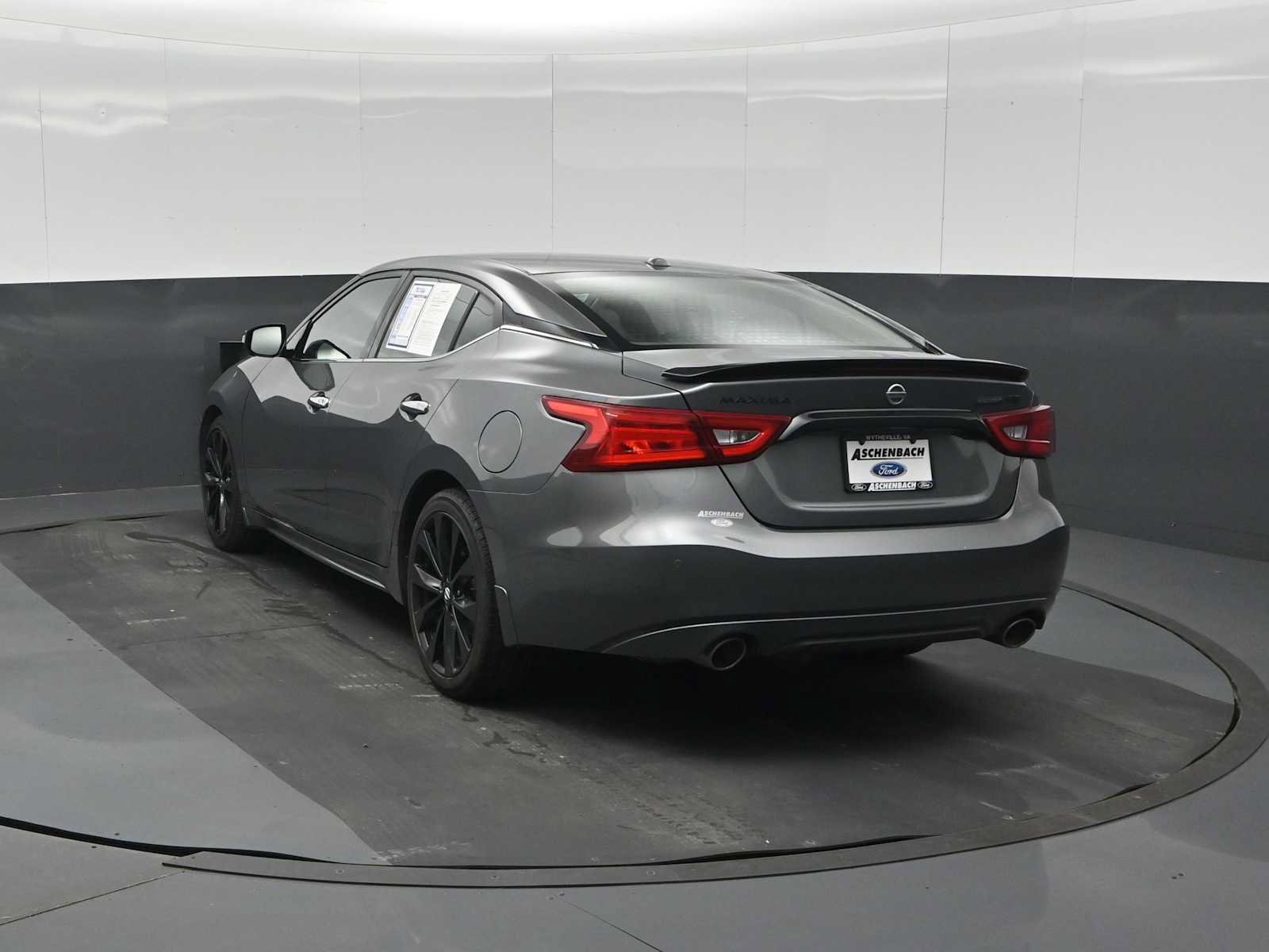 Used 2018 Nissan Maxima SR w/ Midnight Edition FWD image 6