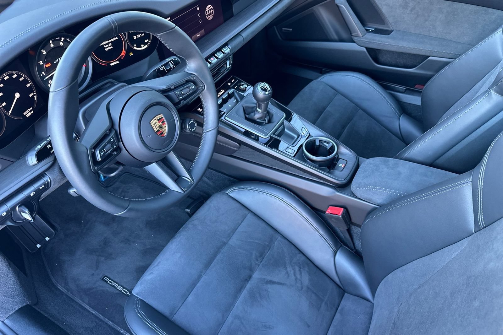 Certified 2024 Porsche 911 Carrera GTS RWD image 4