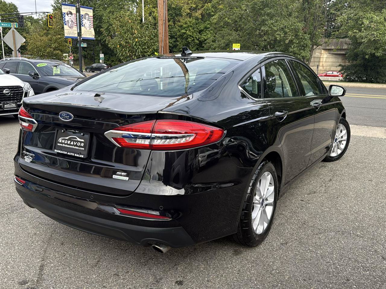 Used 2020 Ford Fusion SE FWD image 7