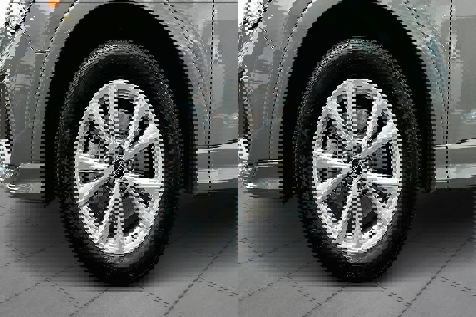 Used 2023 Audi Q3 2.0T Premium w/ Convenience Package image 10