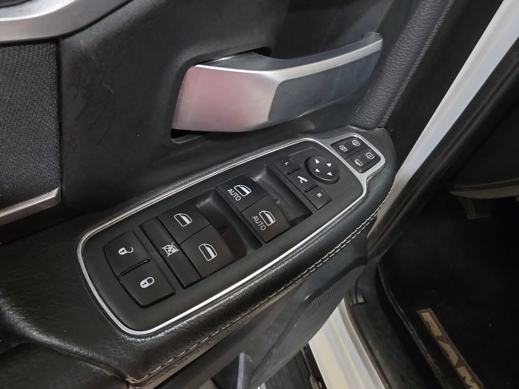 Used 2024 RAM 2500 Big Horn w/ Off Road Package AWD/4WD image 13