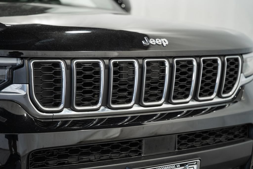 Used 2023 Jeep Grand Cherokee L Laredo w/ Luxury Tech Group I AWD/4WD image 12