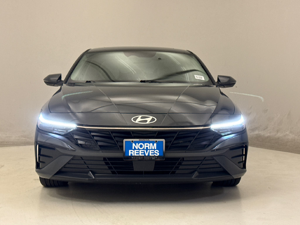 Used 2026 Hyundai Elantra Limited FWD image 3