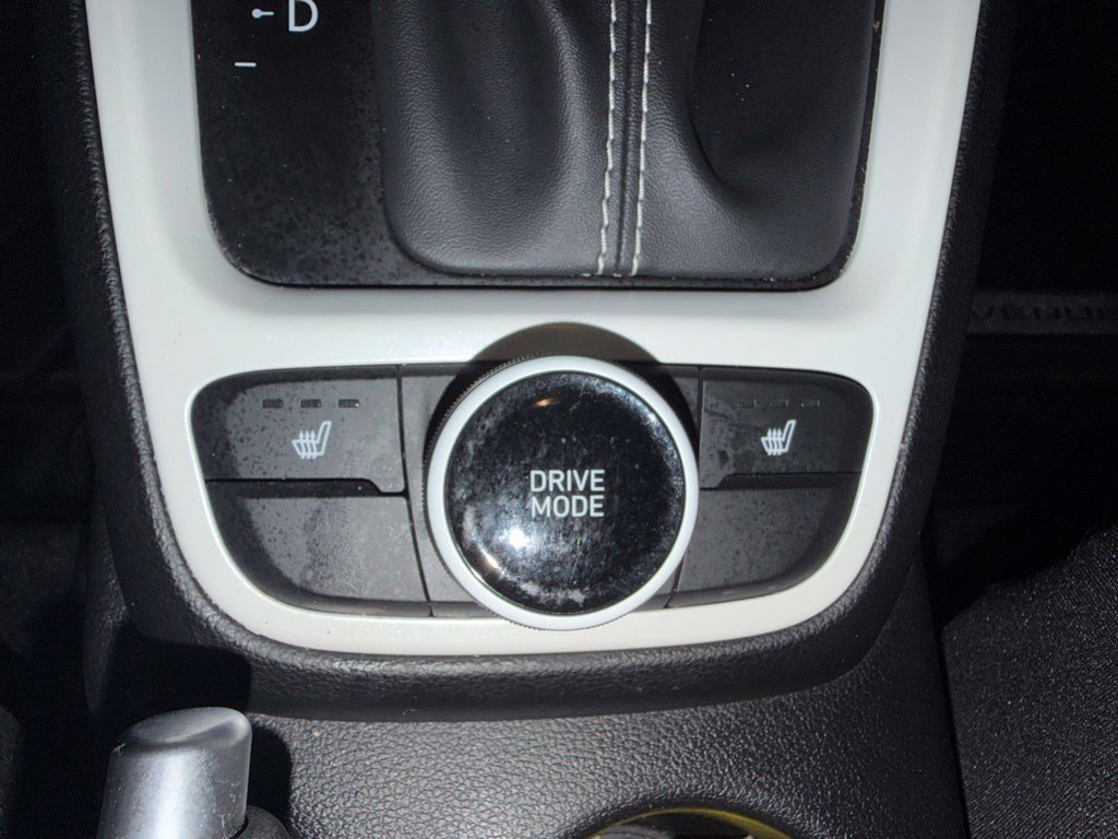 Certified 2024 Hyundai Venue Limited FWD image 30
