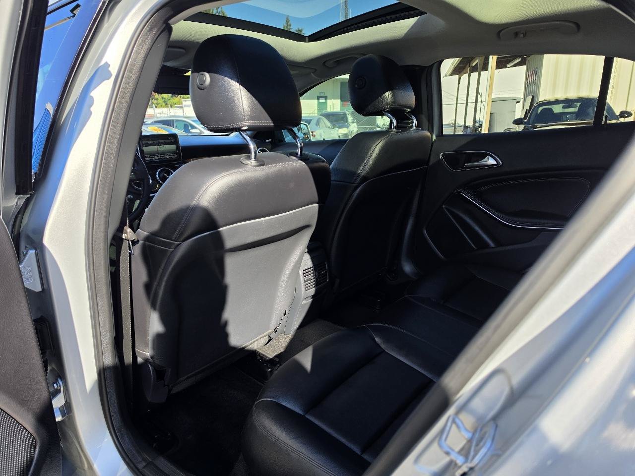 Used 2015 Mercedes-Benz GLA 250 4MATIC image 21