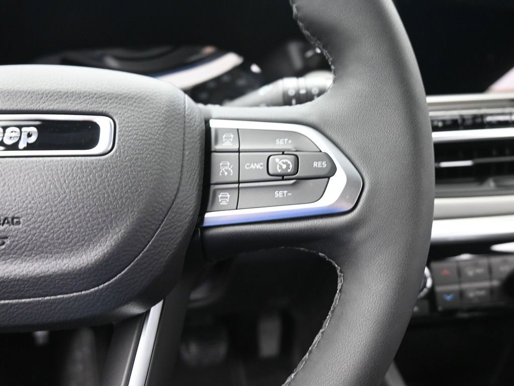 New 2025 Jeep Compass Limited image 31