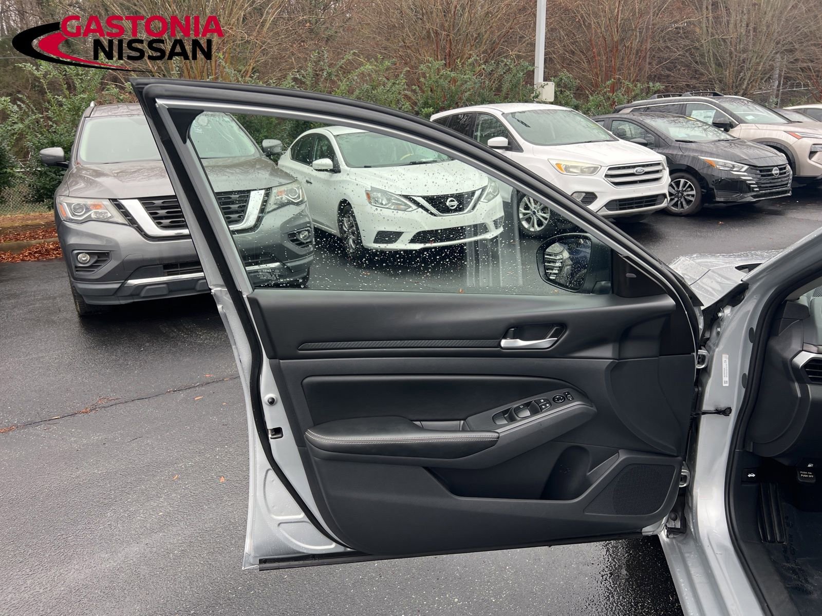 Used 2024 Nissan Altima 2.5 SV image 36