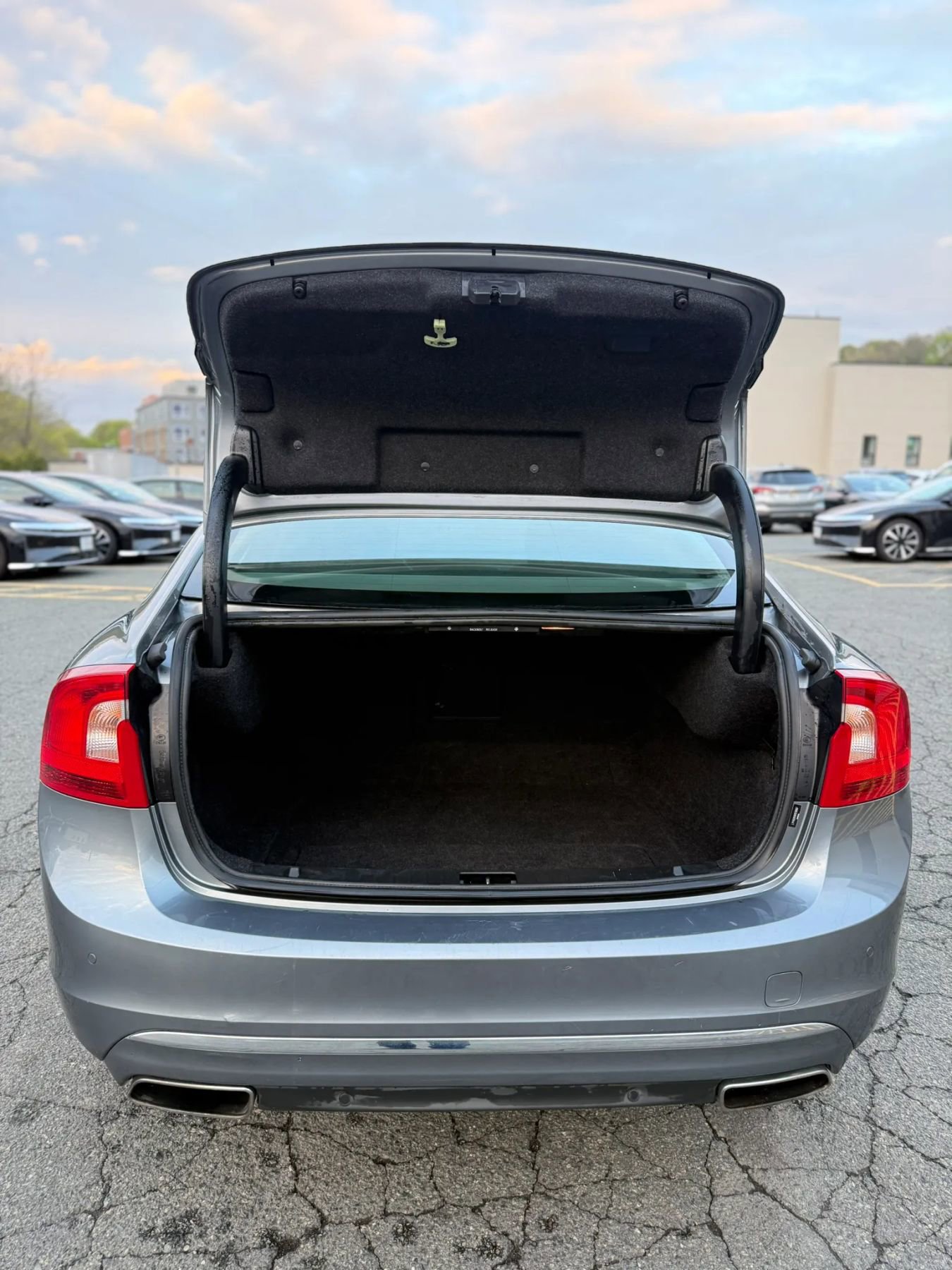 Used 2017 Volvo S60 T5 Inscription FWD image 11