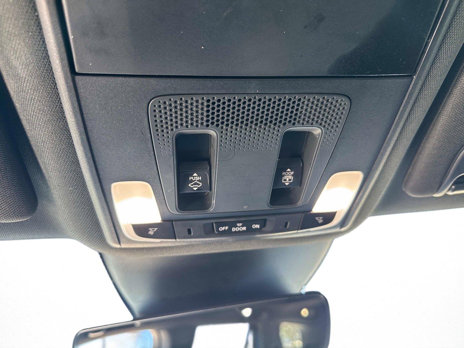 Used 2023 Honda Pilot TrailSport image 28