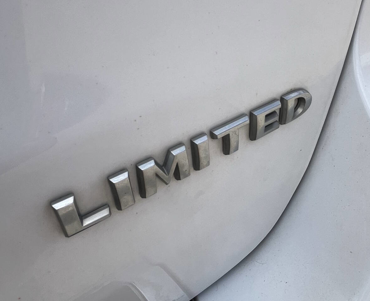 Used 2017 Jeep Grand Cherokee Limited image 22