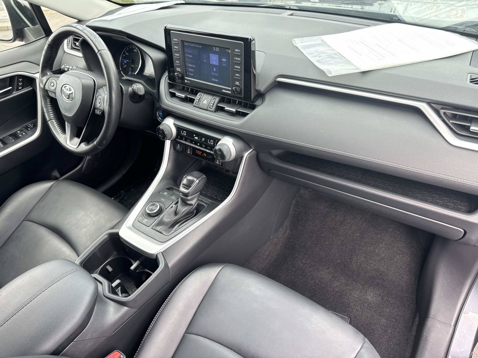 Used 2022 Toyota RAV4 XLE Premium AWD/4WD image 32