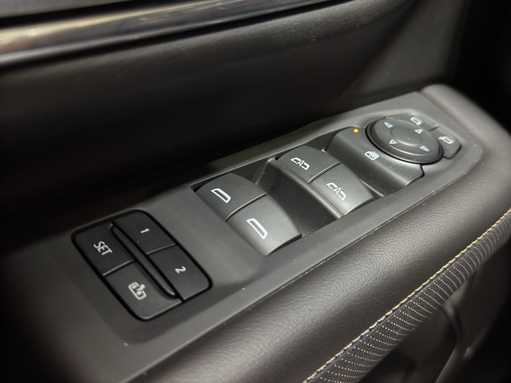 Used 2023 GMC Yukon SLT image 33