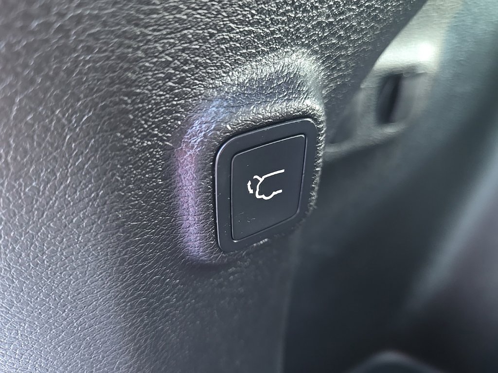 Used 2022 Jeep Cherokee Limited AWD/4WD image 34