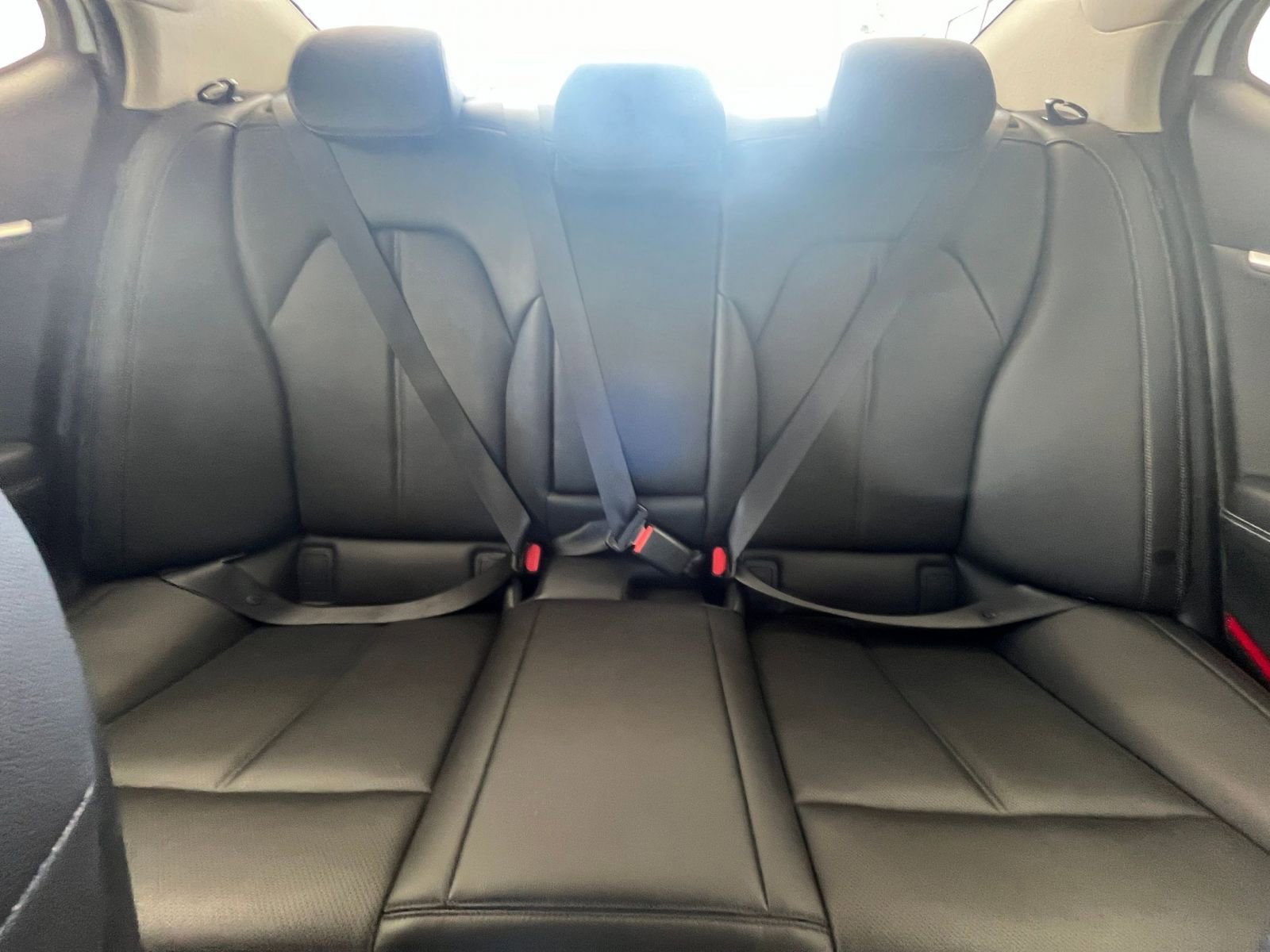 Used 2025 Genesis G70 2.5T image 40