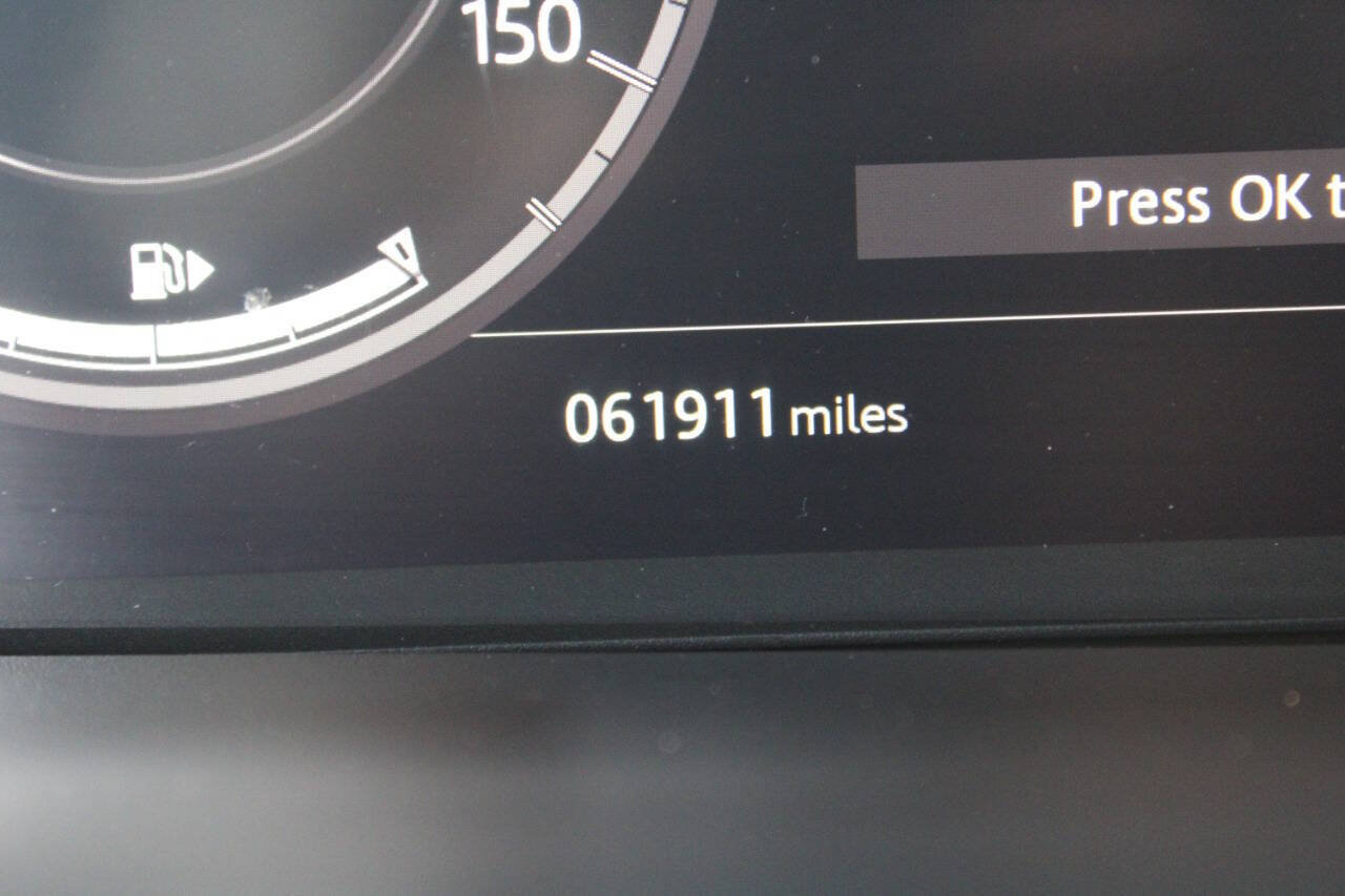 Used 2019 Land Rover Discovery SE AWD/4WD image 22