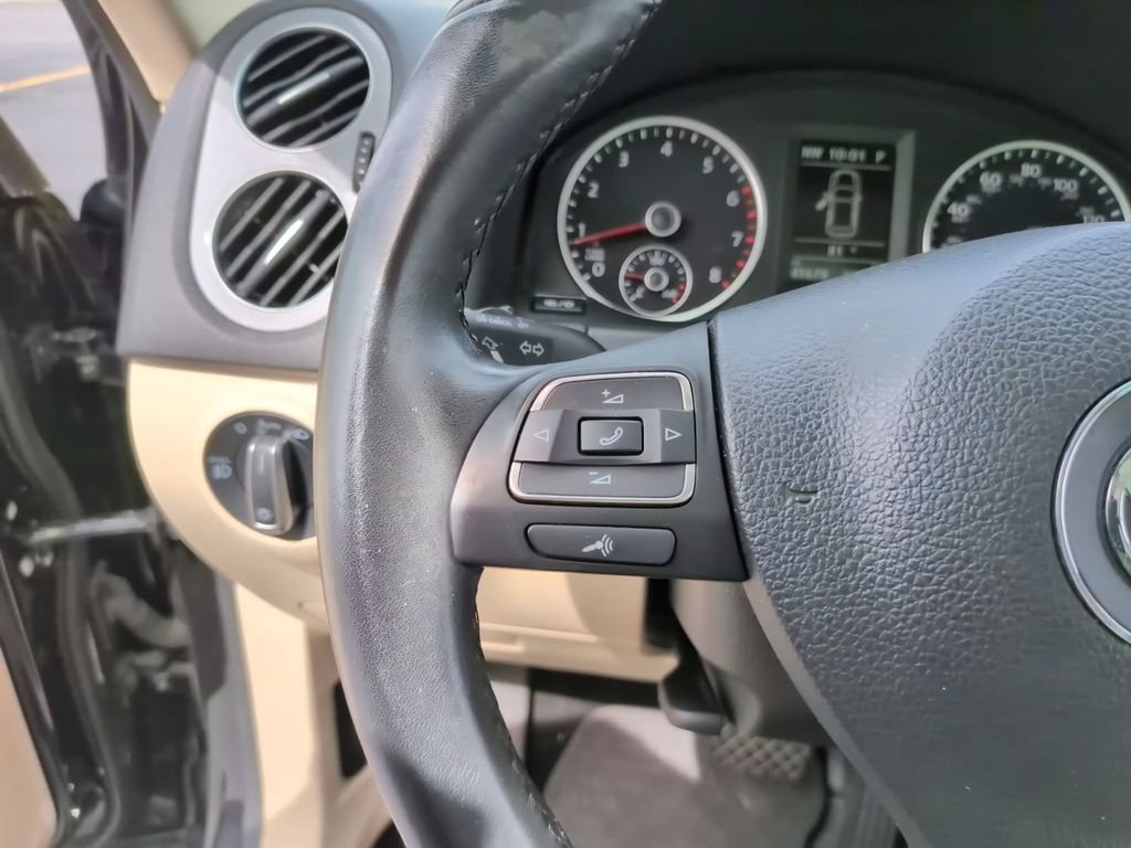 Used 2017 Volkswagen Tiguan SEL FWD image 20