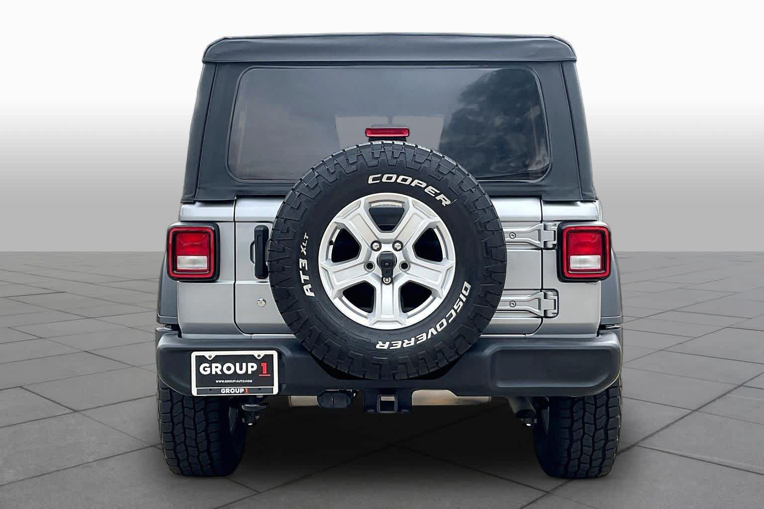 Used 2018 Jeep Wrangler Unlimited Sport S AWD/4WD image 5