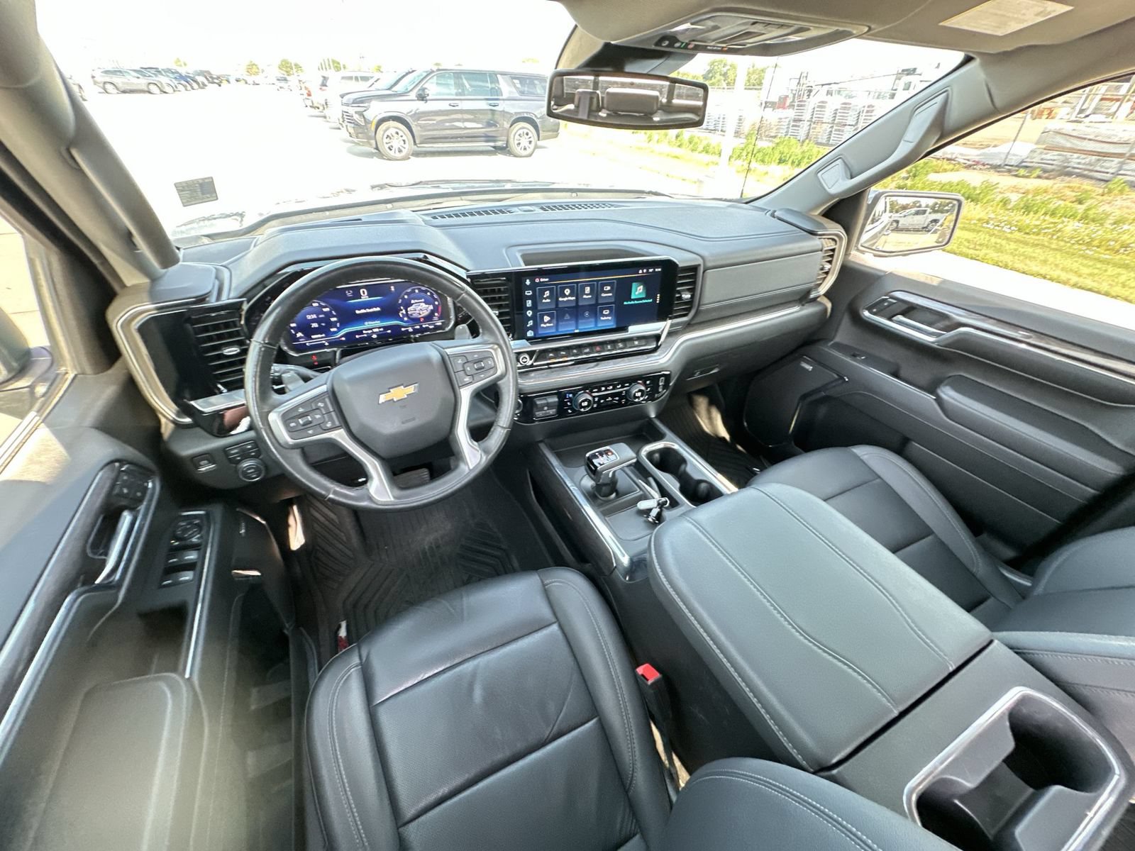 Used 2024 Chevrolet Silverado 1500 LTZ AWD/4WD image 20