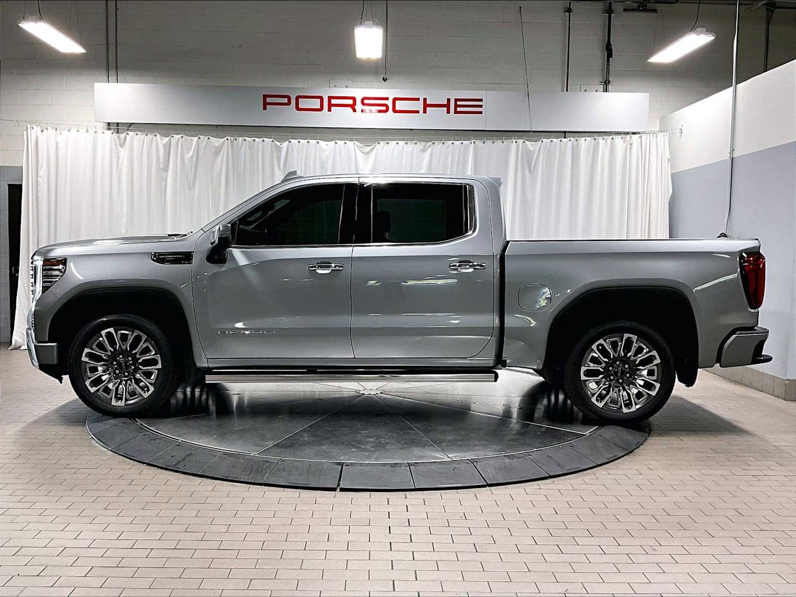 Used 2024 GMC Sierra 1500 Denali Ultimate AWD/4WD image 2