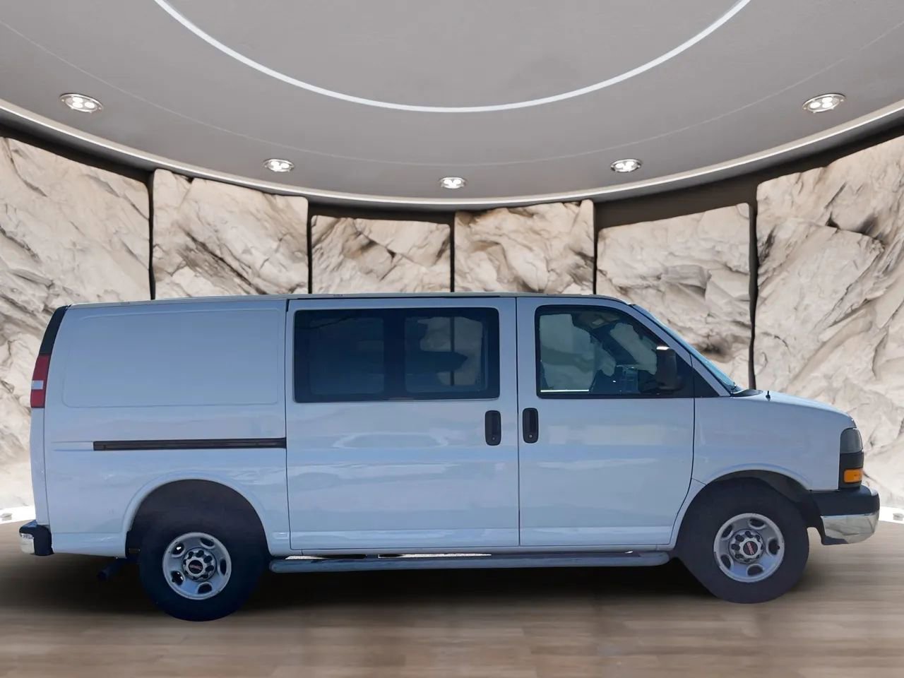 Used 2018 GMC Savana 2500 w/ Driver Convenience Package RWD image 6