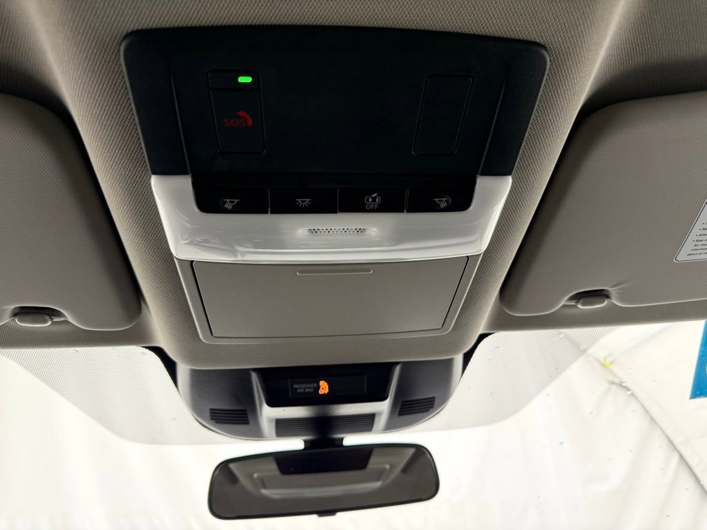 Used 2025 Nissan Rogue SV FWD image 38