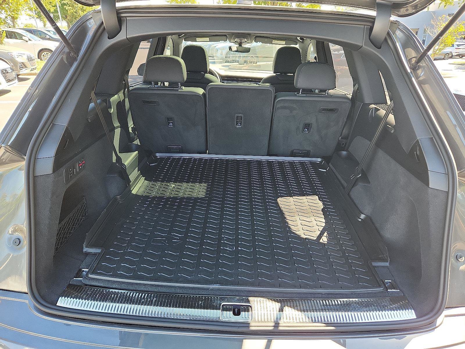 Used 2025 Audi Q7 3.0T Prestige w/ Prestige Package image 29