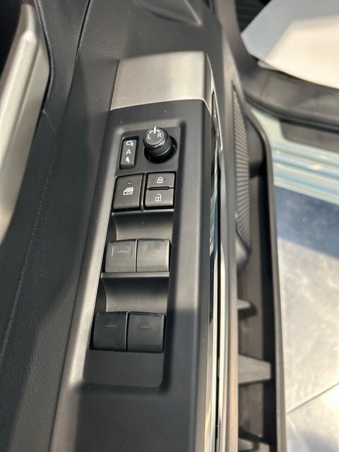 Used 2024 Toyota Tundra Limited AWD/4WD image 7