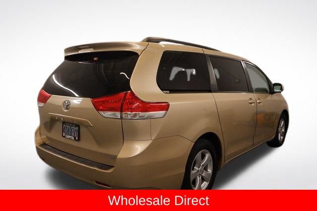 Used 2011 Toyota Sienna LE FWD image 2