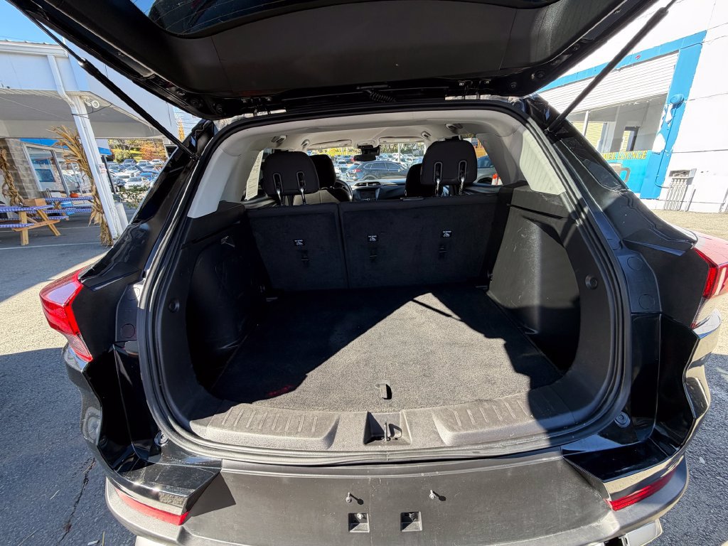 Used 2023 Chevrolet TrailBlazer LT AWD/4WD image 12