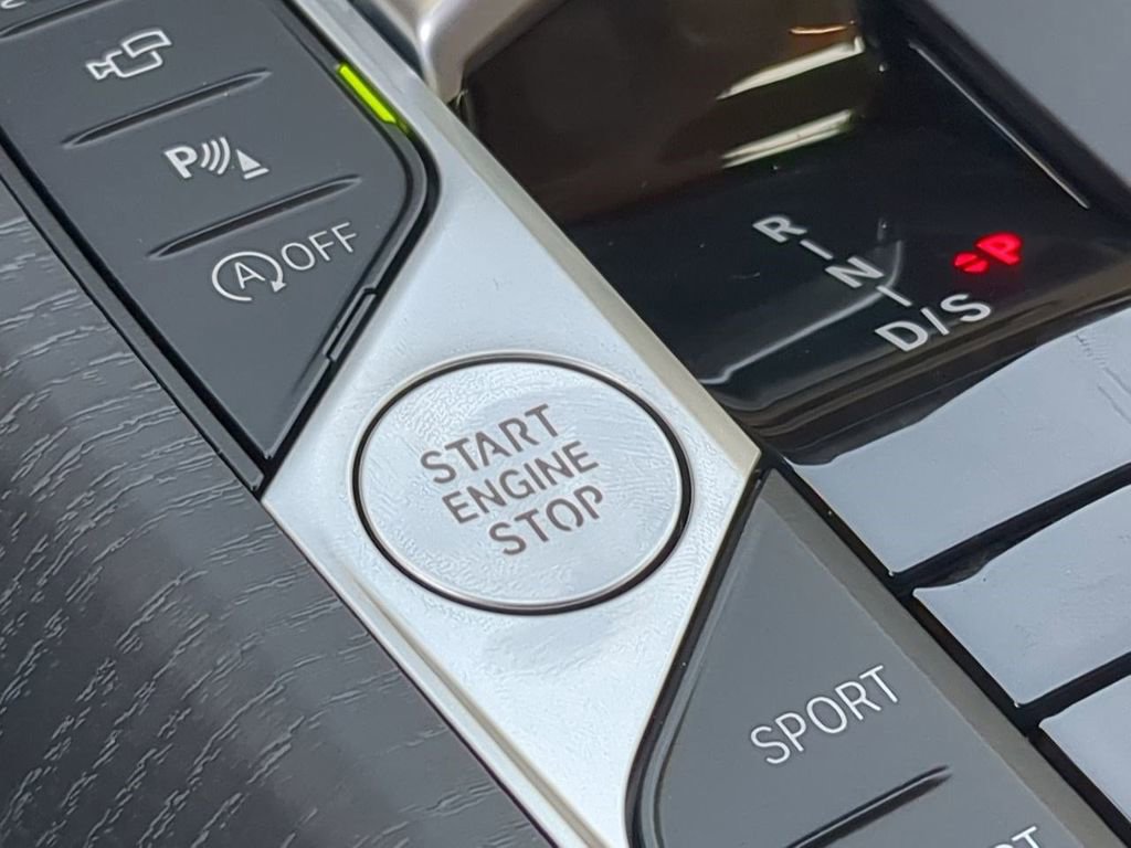 New 2026 BMW 330i Sedan w/ Convenience Package image 27