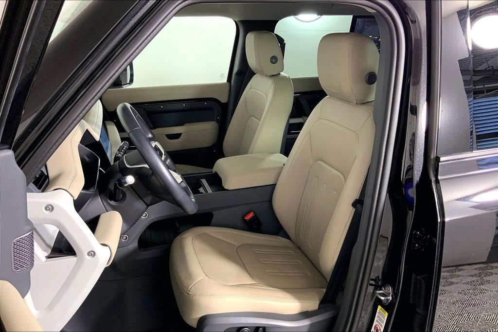 Used 2022 Land Rover Defender 110 SE image 24