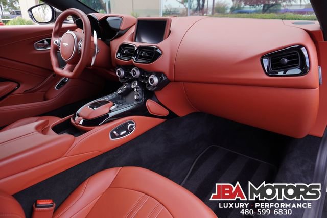 Used 2021 Aston Martin V8 Vantage Coupe image 8