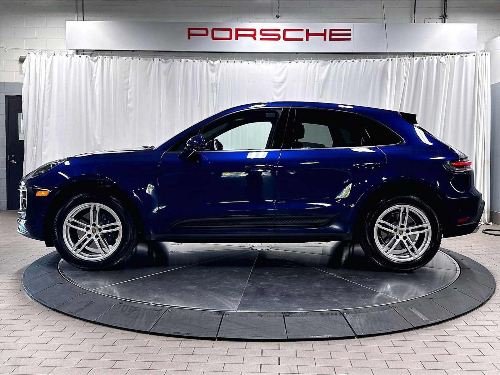 Used 2026 Porsche Macan AWD/4WD image 2