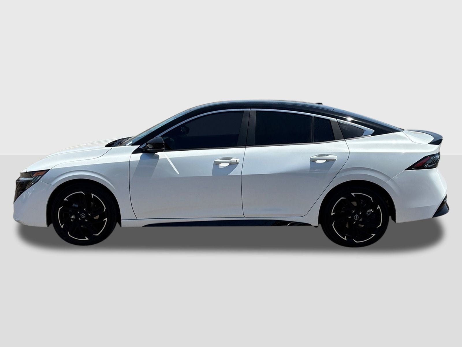 New 2026 Nissan Sentra SR w/ SR Premium Package FWD image 2